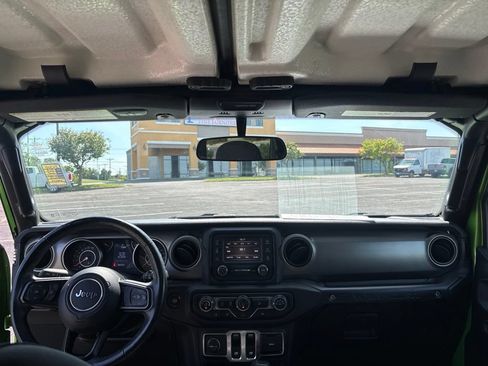 Used 2019 Jeep Wrangler Sport w/ Quick Order Package 24S AWD/4WD image 12