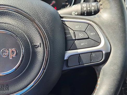 Used 2018 Jeep Compass Limited AWD/4WD image 10