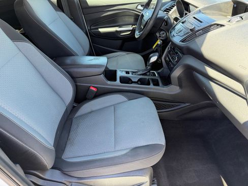 Used 2018 Ford Escape SE FWD image 12