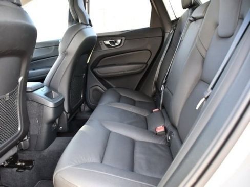 Used 2025 Volvo XC60 B5 Plus image 13