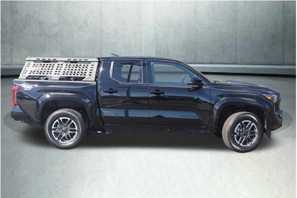Used 2025 Toyota Tacoma TRD Sport AWD/4WD image 22