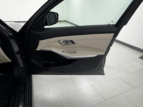 Used 2023 BMW 330i xDrive Sedan w/ Premium Package image 13