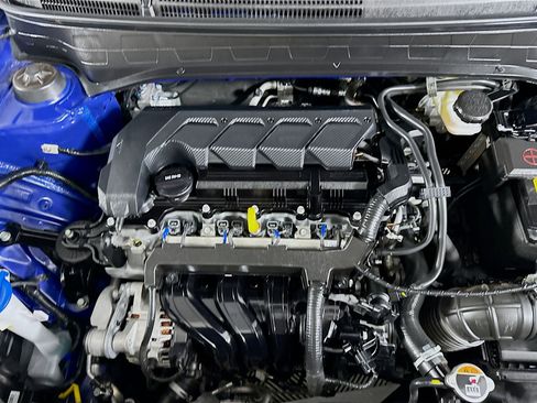 Used 2025 Hyundai Venue Limited image 32