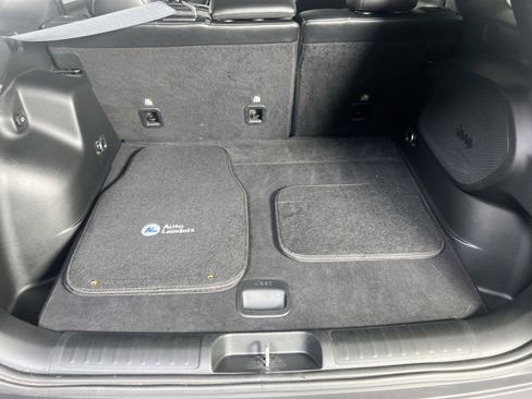 Used 2022 Jeep Cherokee Limited w/ Mopar Interior Package image 25