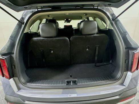 Used 2024 Kia Sorento S image 29