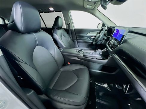Certified 2025 Toyota Grand Highlander AWD image 26