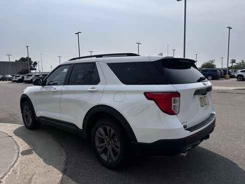 Used 2023 Ford Explorer XLT w/ Equipment Group 202A AWD/4WD image 4