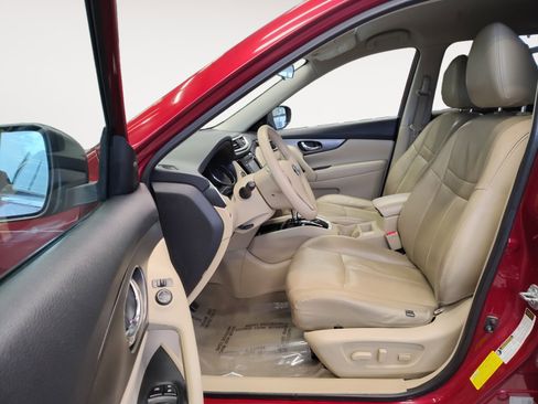 Used 2014 Nissan Rogue SV w/ SV Premium Package image 22