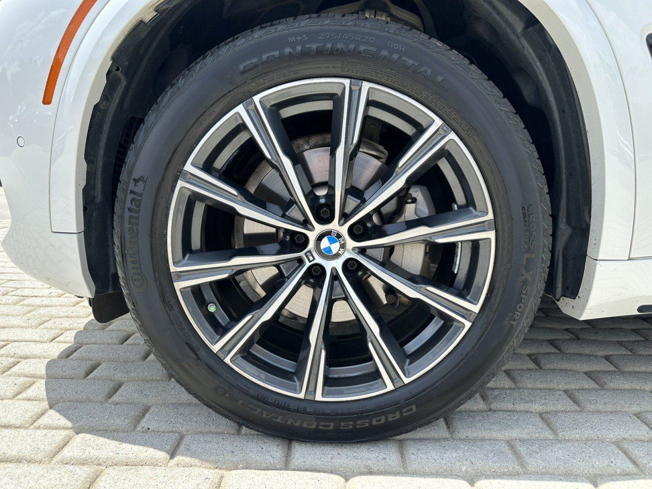 Used 2023 BMW X5 xDrive40i w/ M Sport Package AWD/4WD image 9