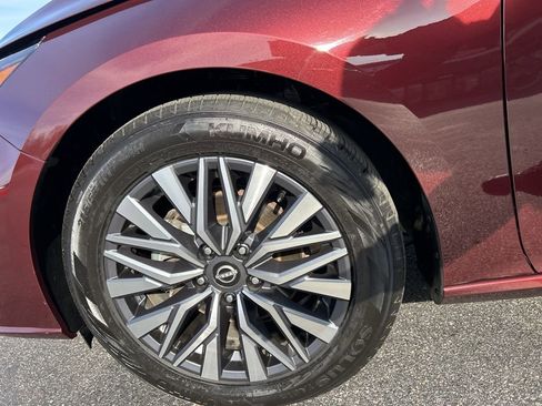 Used 2025 Nissan Altima 2.5 SV image 33