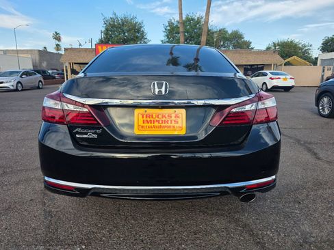 Used 2017 Honda Accord LX image 7