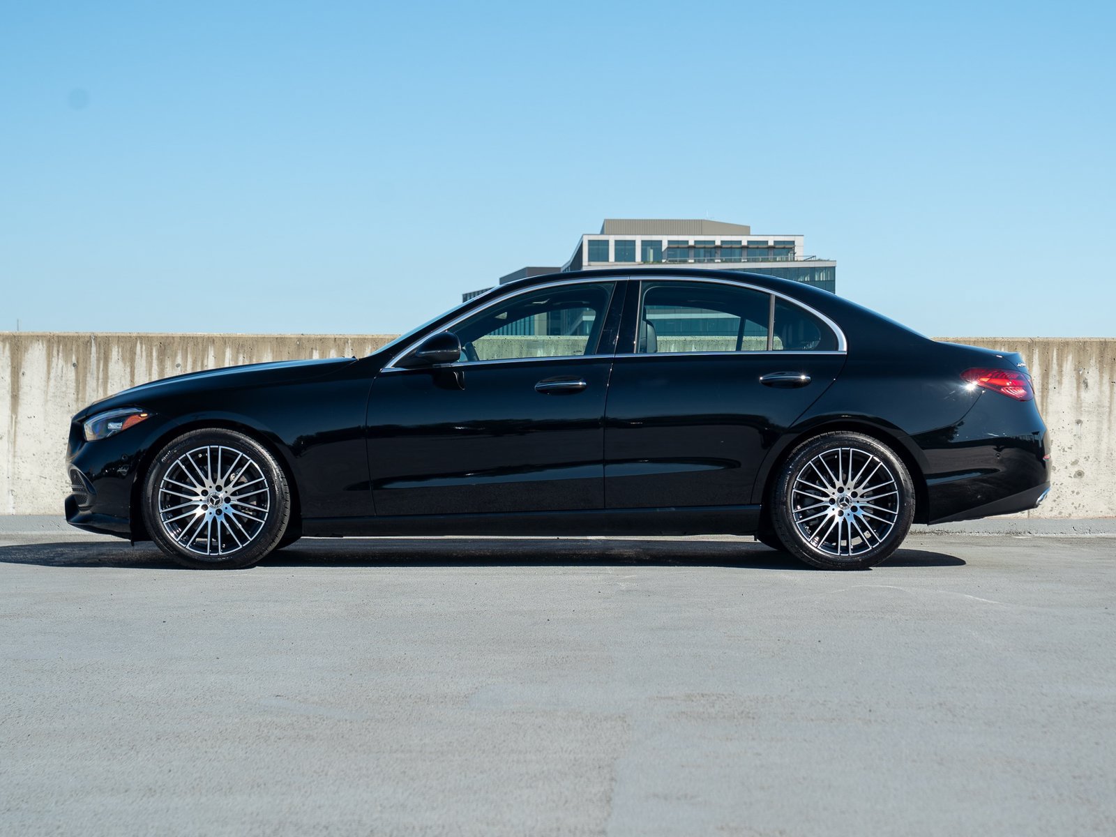 Used 2024 Mercedes-Benz C 300 4MATIC Sedan image 4