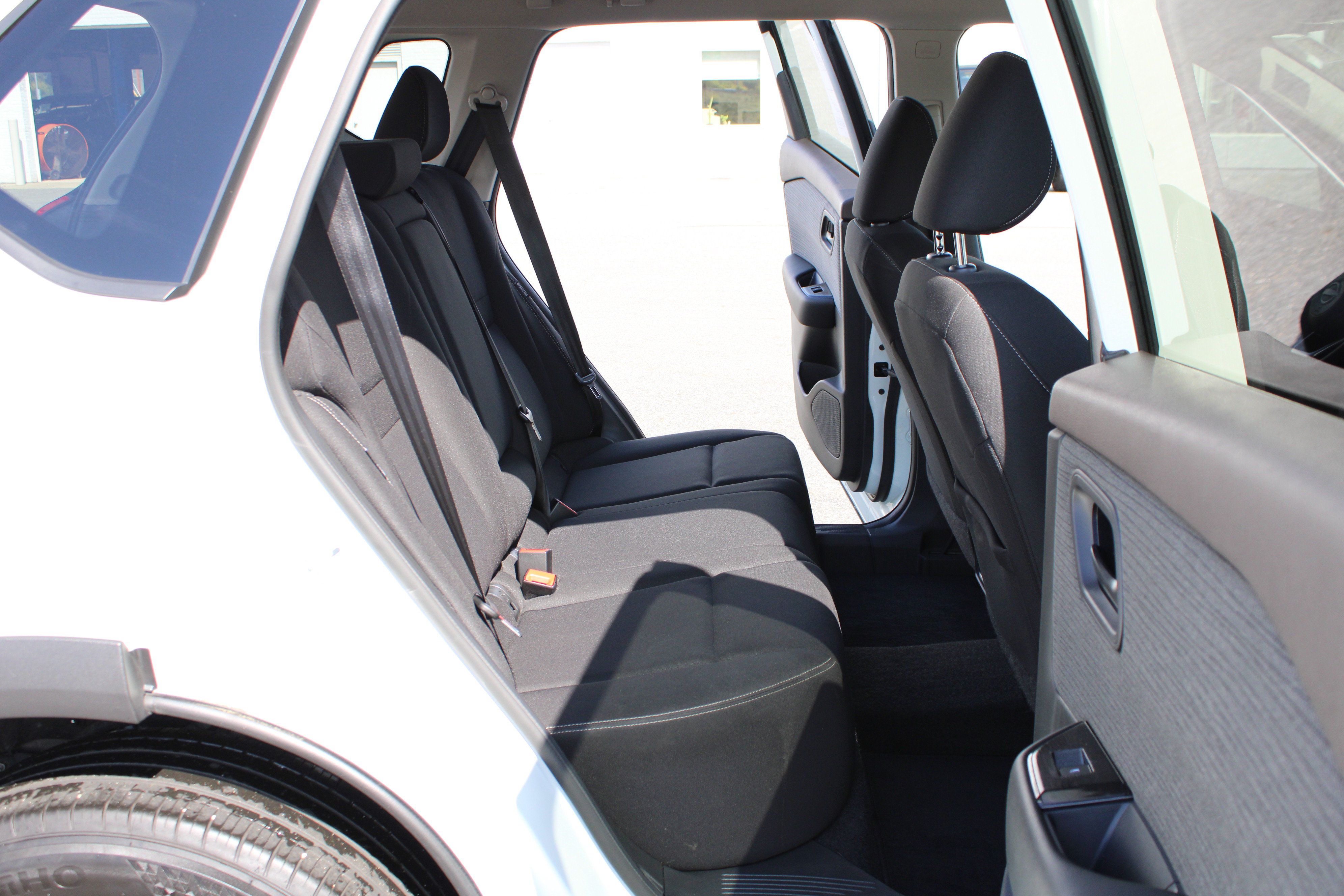Used 2023 Nissan Rogue S AWD/4WD image 17