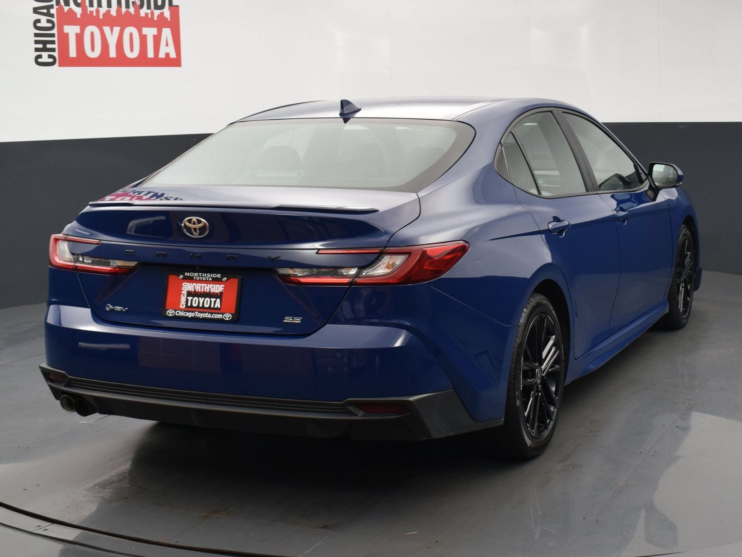 Used 2025 Toyota Camry SE FWD image 4
