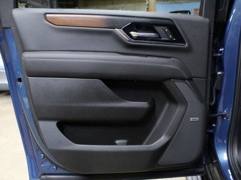 New 2026 GMC Yukon XL Denali w/ Sun & Power Step Package AWD/4WD image 15