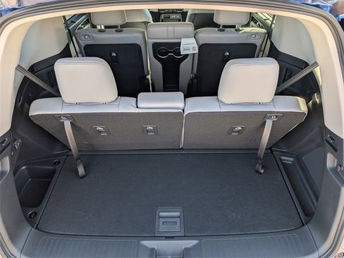 New 2025 Honda Pilot Touring image 14