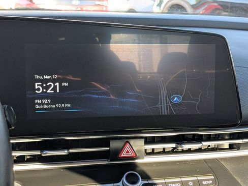 Used 2025 Hyundai Elantra SEL image 20