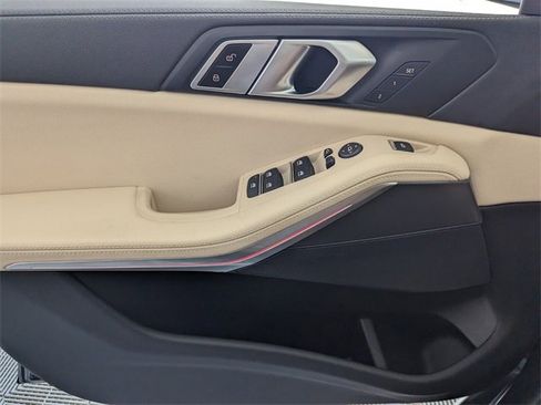 Used 2022 BMW X5 sDrive40i w/ Premium Package image 32