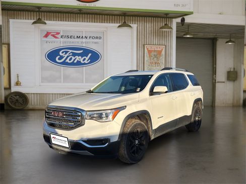 Used 2018 GMC Acadia SLT image 2