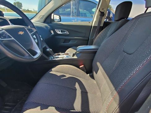 Used 2017 Chevrolet Equinox LT w/ Convenience Package image 3