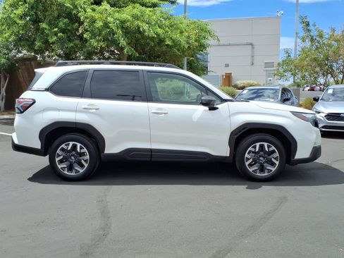 Certified 2025 Subaru Forester Premium AWD/4WD image 8