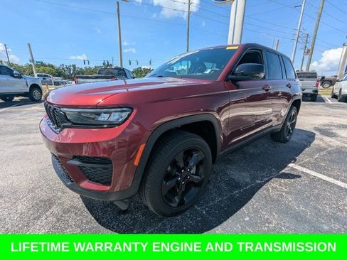 Used 2024 Jeep Grand Cherokee Altitude AWD/4WD image 9