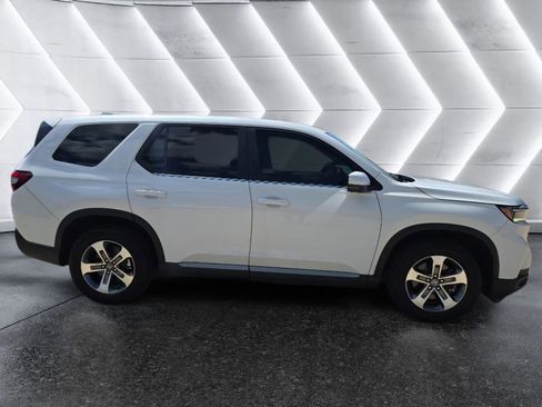 Used 2025 Honda Pilot EX-L image 4