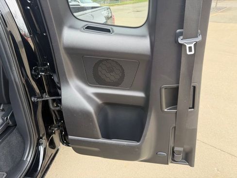 Used 2017 Toyota Tacoma TRD Sport w/ Premium & Technology Package image 24