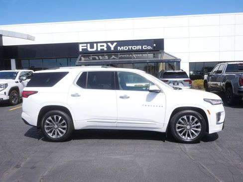 Used 2022 Chevrolet Traverse Premier AWD/4WD image 1