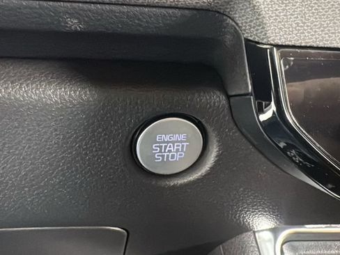 New 2026 Kia Carnival EX FWD image 25