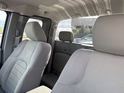 Used 2019 Nissan Frontier S image 18