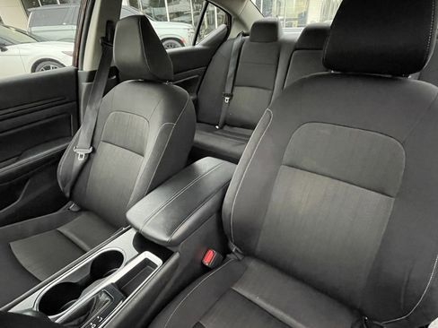 Used 2024 Nissan Altima 2.5 SV image 21