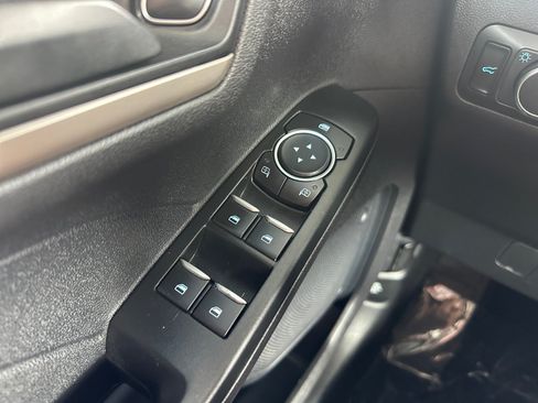 Used 2022 Ford Escape SE w/ SE Sport Appearance Package FWD image 16