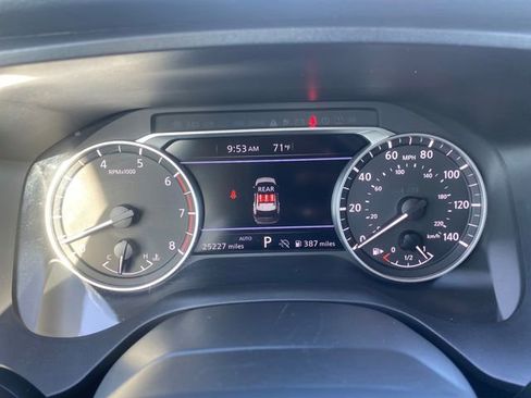 Used 2025 Nissan Rogue SV AWD/4WD image 18
