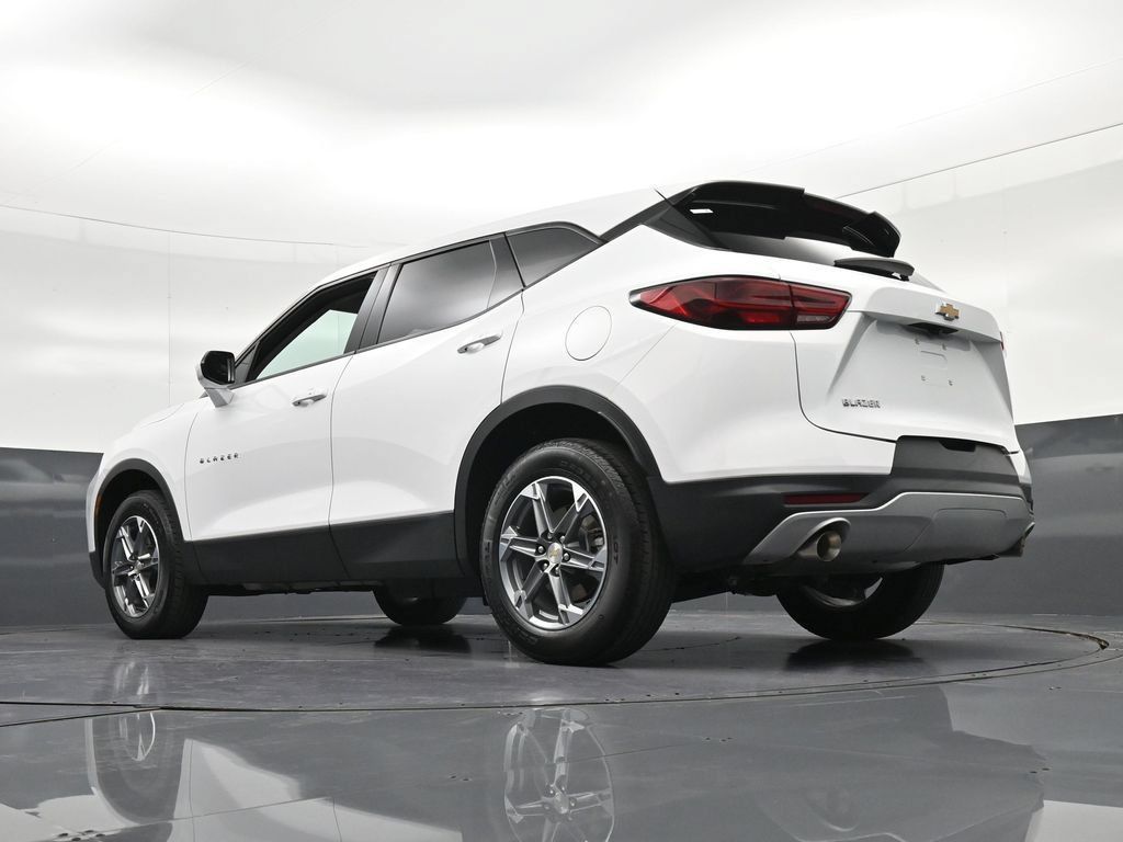 Used 2023 Chevrolet Blazer LT FWD image 28
