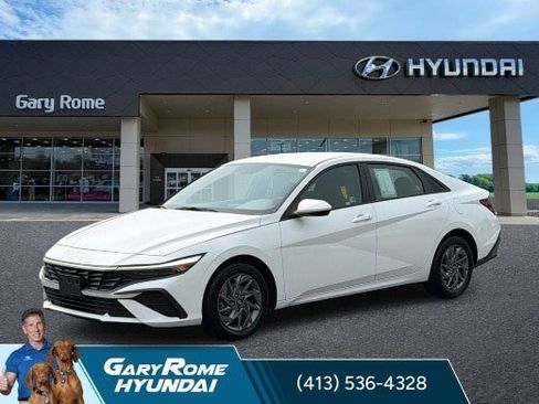 Certified 2024 Hyundai Elantra SEL FWD image 1