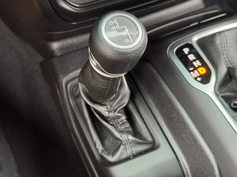 Used 2020 Jeep Wrangler Unlimited Sport AWD/4WD image 28