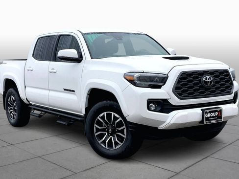 Used 2023 Toyota Tacoma TRD Sport image 3