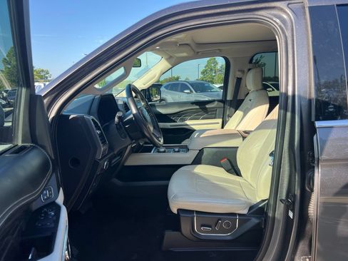 Used 2021 Ford Expedition Platinum AWD/4WD image 27