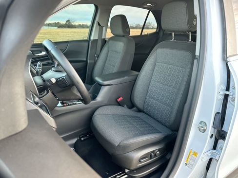 Used 2023 Chevrolet Equinox LT image 11
