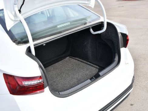 New 2026 Volkswagen Jetta SE FWD image 29