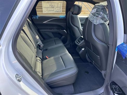 New 2025 Cadillac Lyriq Sport image 11