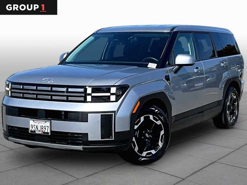 Used 2025 Hyundai Santa Fe SE FWD image 1