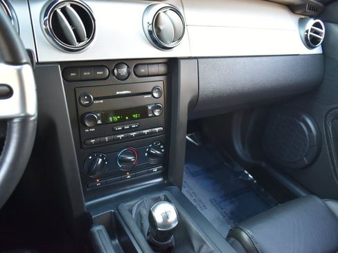 Used 2005 Ford Mustang GT image 27