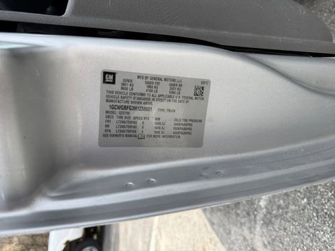 Used 2017 Chevrolet Express 2500 Work Van w/ Chrome Appearance Package image 24