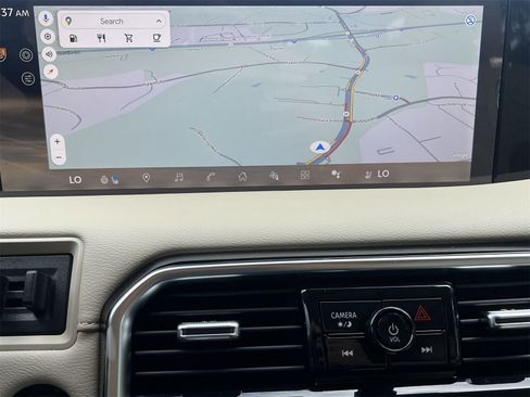 New 2025 Nissan Armada Platinum Reserve image 4