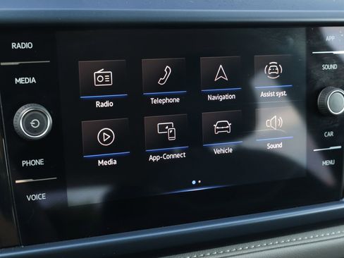 Used 2024 Volkswagen Taos SE image 22