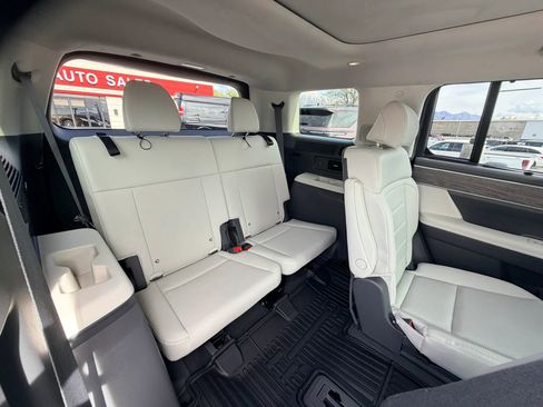 Used 2025 Hyundai Santa Fe Calligraphy image 20