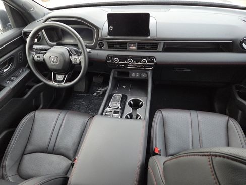 Used 2025 Honda Pilot Black Edition image 25