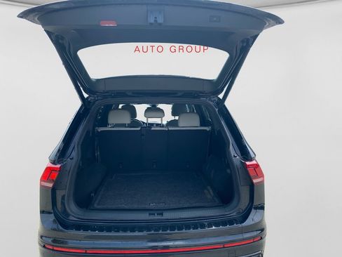 Used 2024 Volkswagen Tiguan SE R-Line AWD/4WD image 14